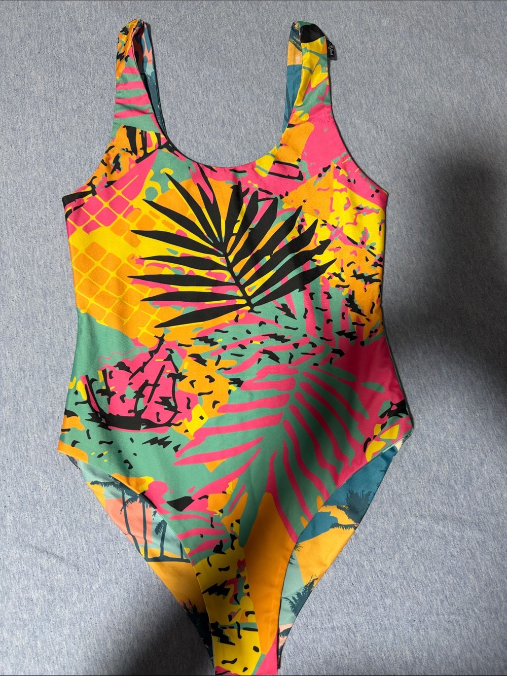 Women’s reversible One-Piece Swimsuit